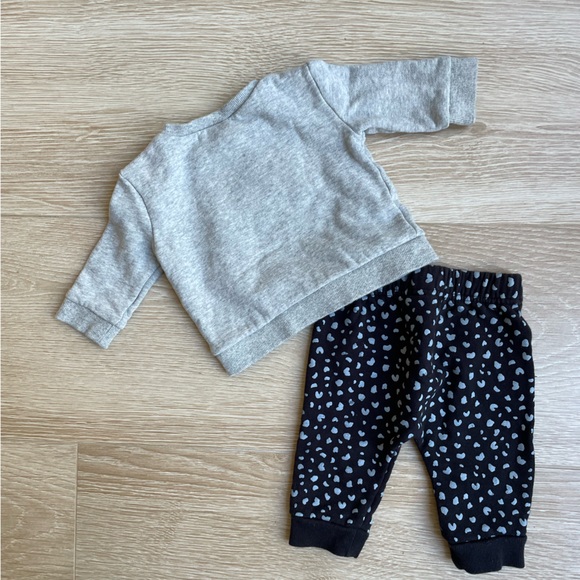 Indigobaby sweatshirt and jogger 2pc set, 3-6m - Picture 3 of 4